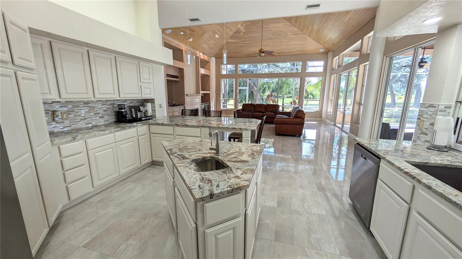 Image 14 of 79 For 4872 Silverthorne Court