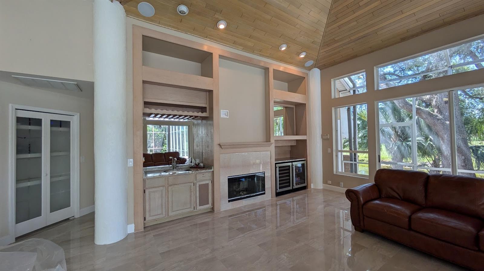 Image 17 of 79 For 4872 Silverthorne Court