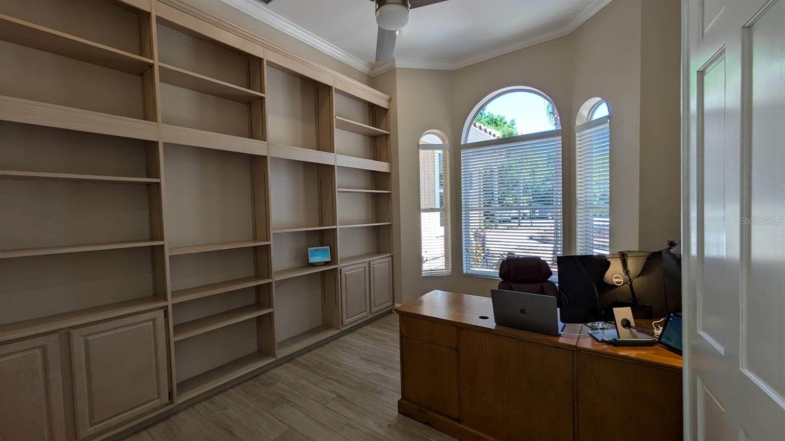 Image 30 of 79 For 4872 Silverthorne Court