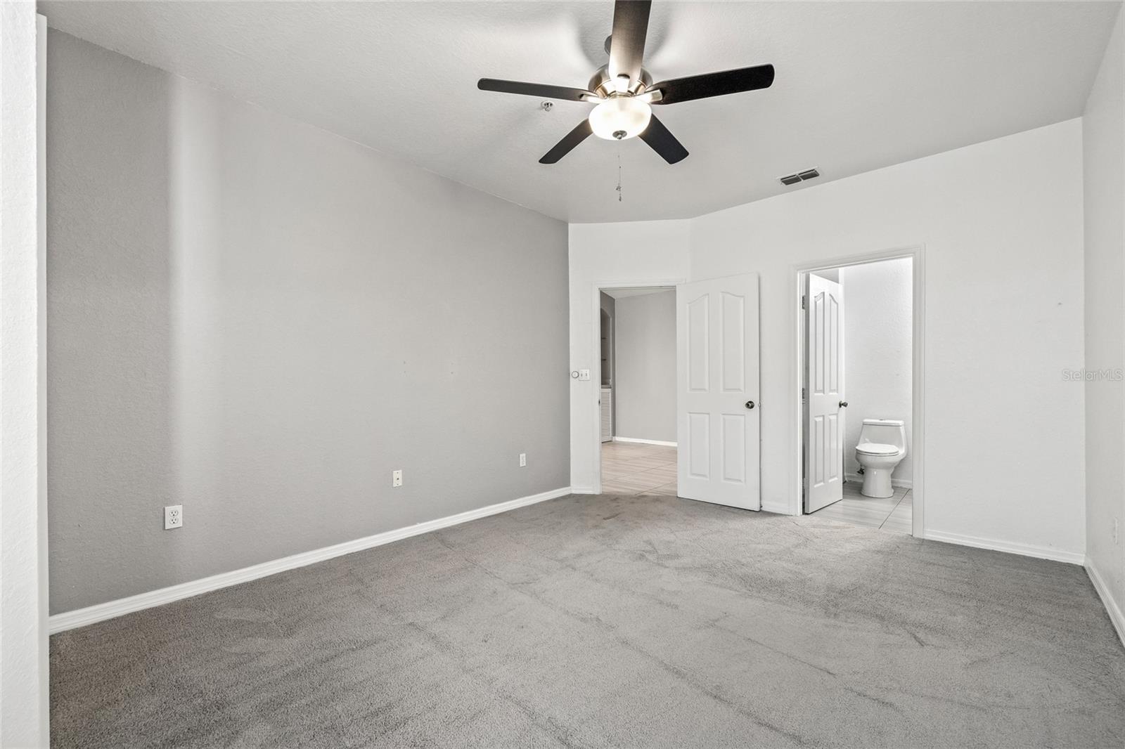 Image 19 of 45 For 5513 Legacy Crescent Place 303