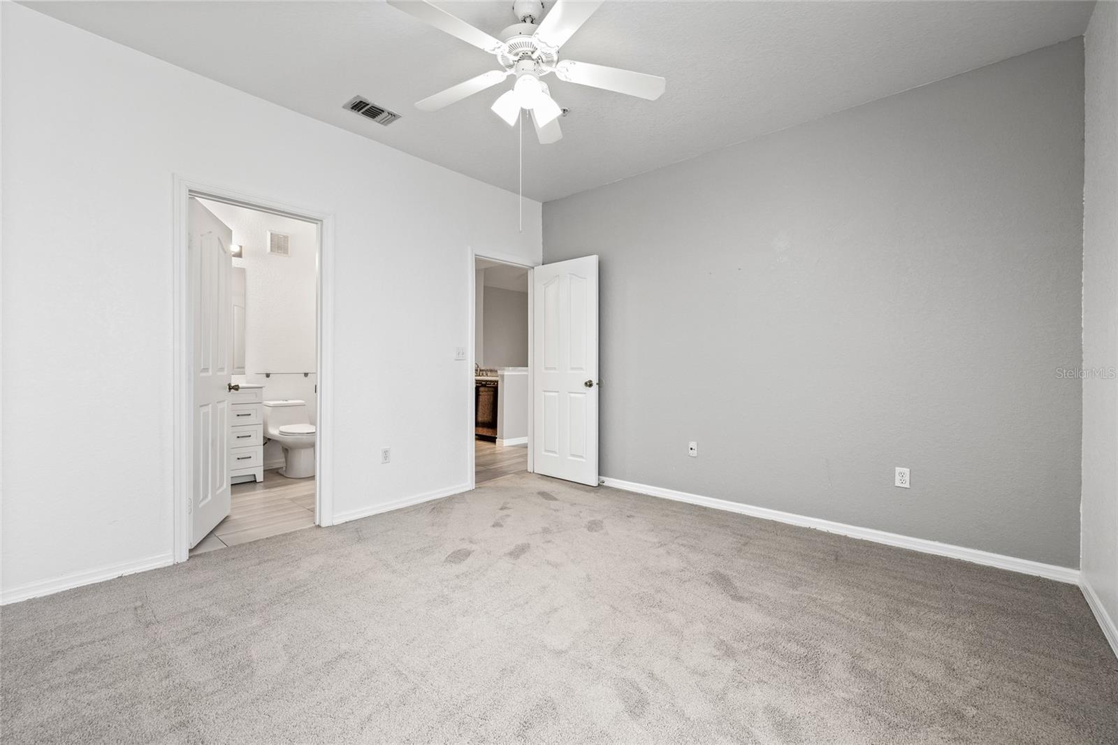 Image 24 of 45 For 5513 Legacy Crescent Place 303