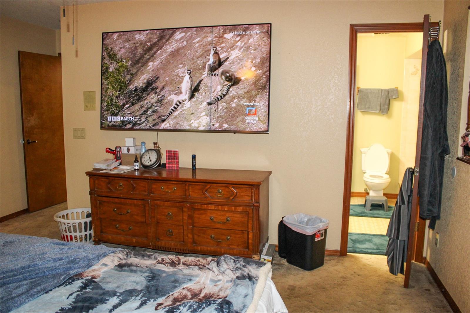 Listing photo id 13 for 16536 Caldwell Lane