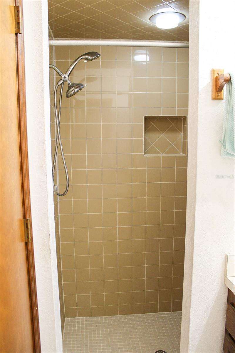 Listing photo id 22 for 16536 Caldwell Lane