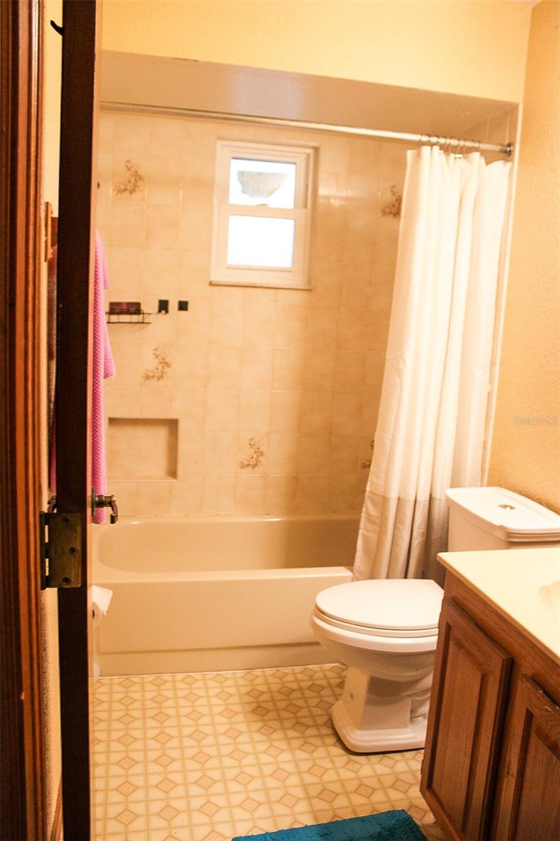 Listing photo id 28 for 16536 Caldwell Lane