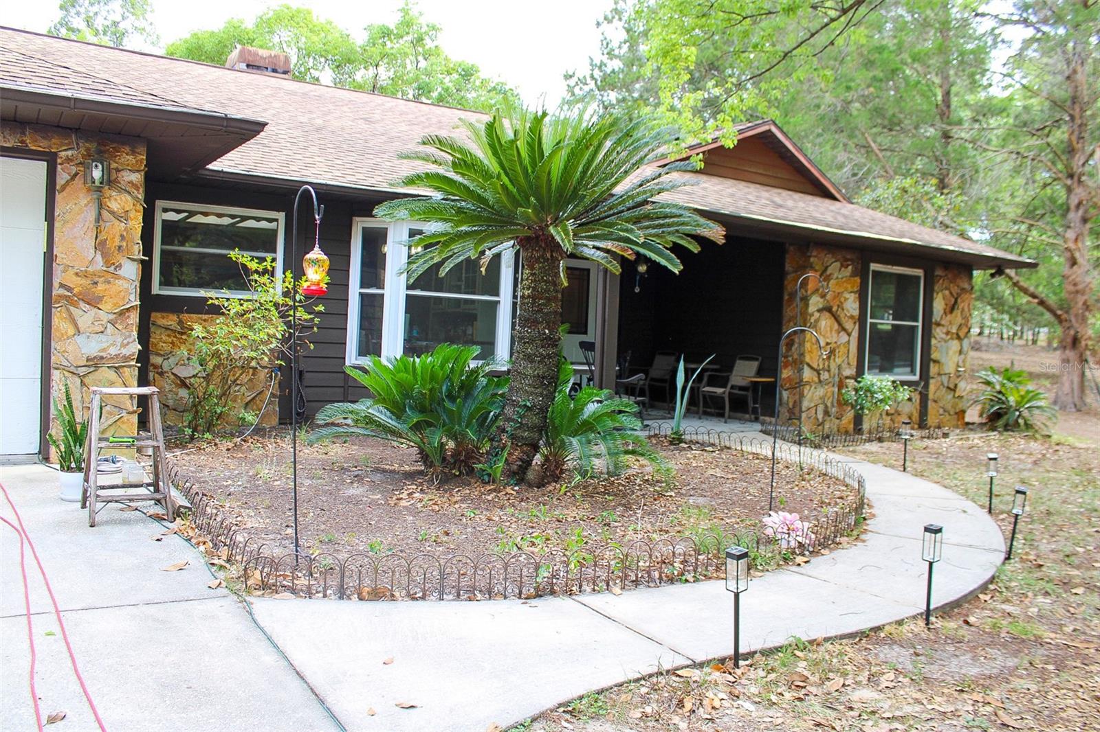 Listing photo id 2 for 16536 Caldwell Lane