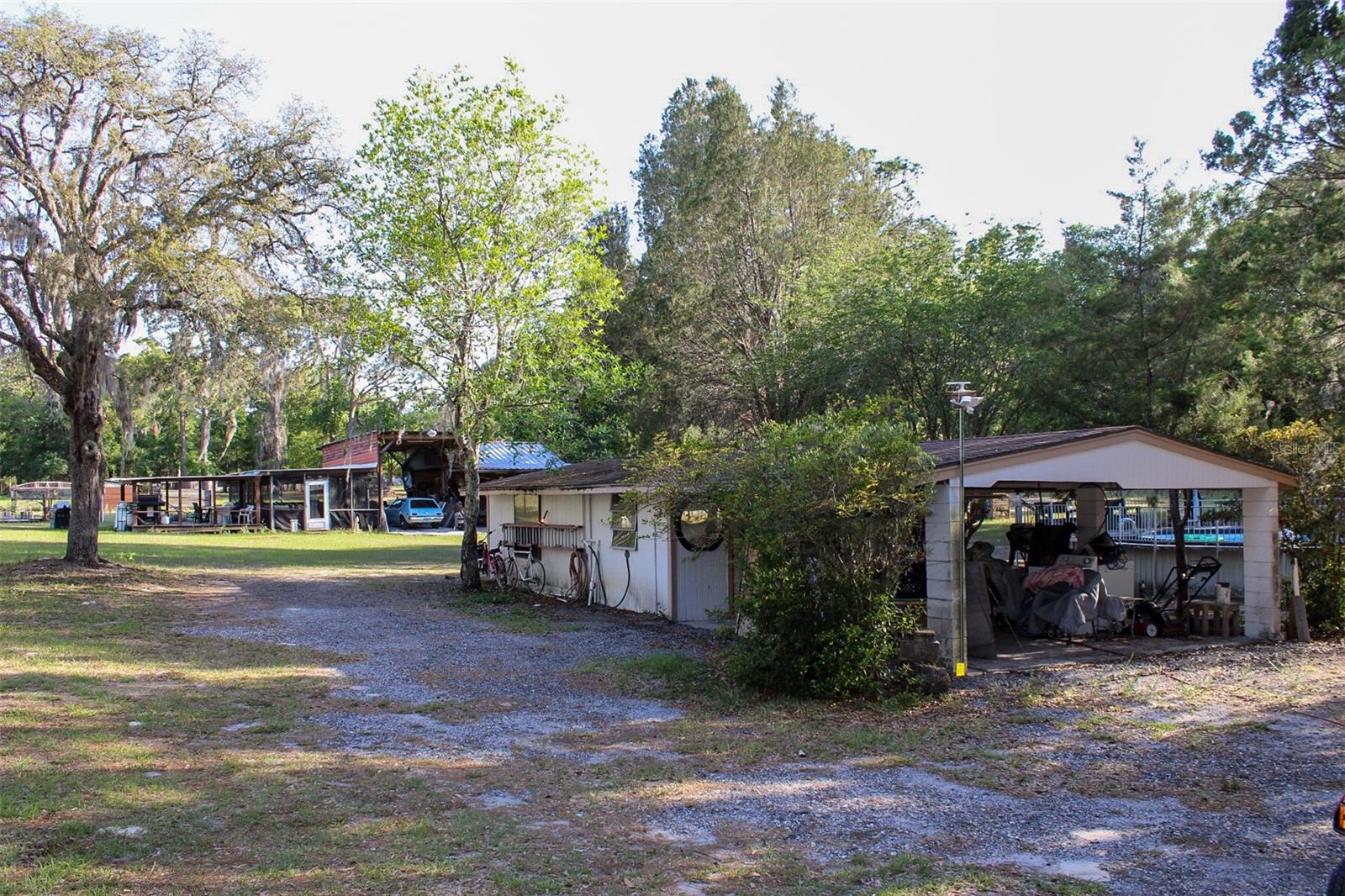 Listing photo id 38 for 16536 Caldwell Lane