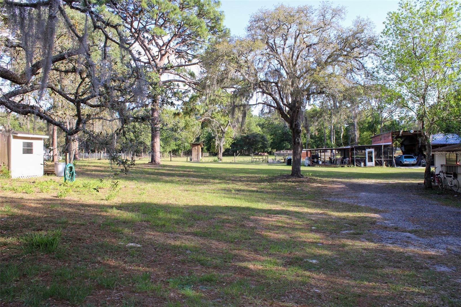 Listing photo id 39 for 16536 Caldwell Lane