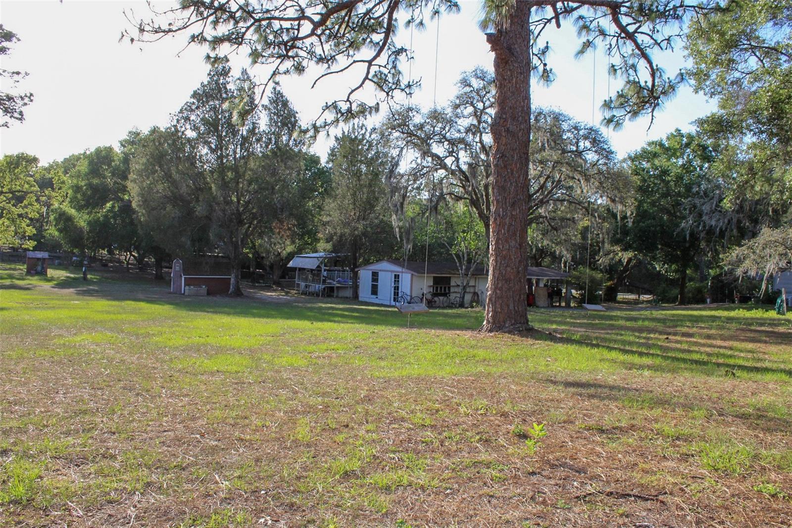 Listing photo id 40 for 16536 Caldwell Lane