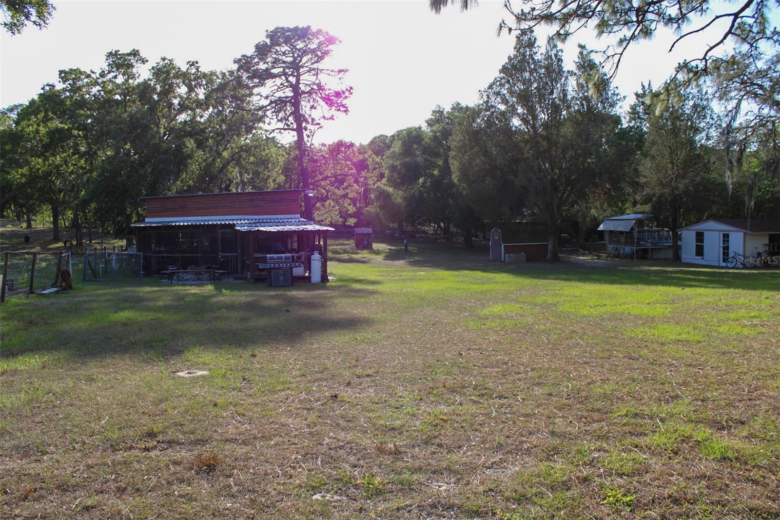 Listing photo id 41 for 16536 Caldwell Lane