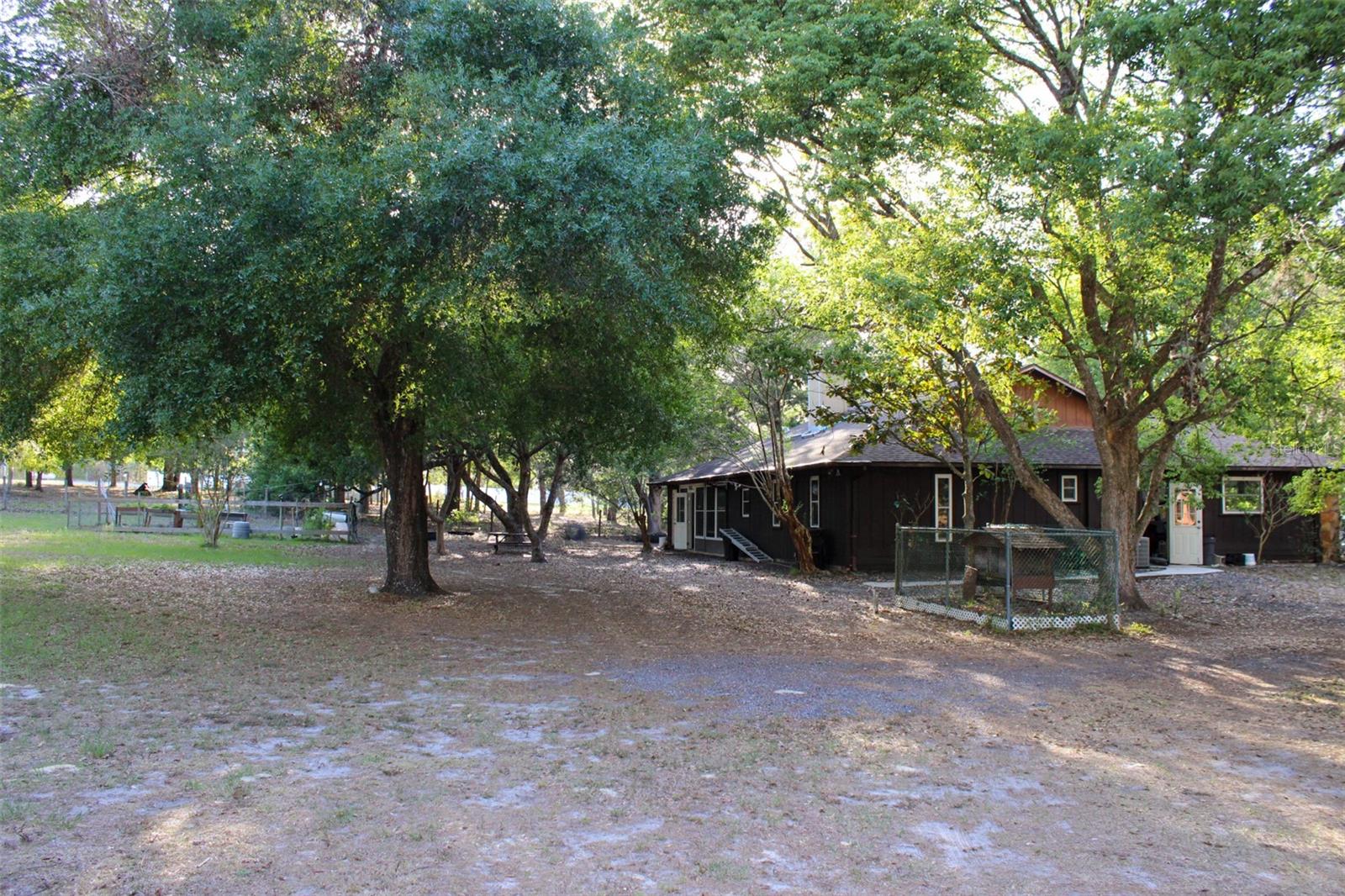 Listing photo id 47 for 16536 Caldwell Lane