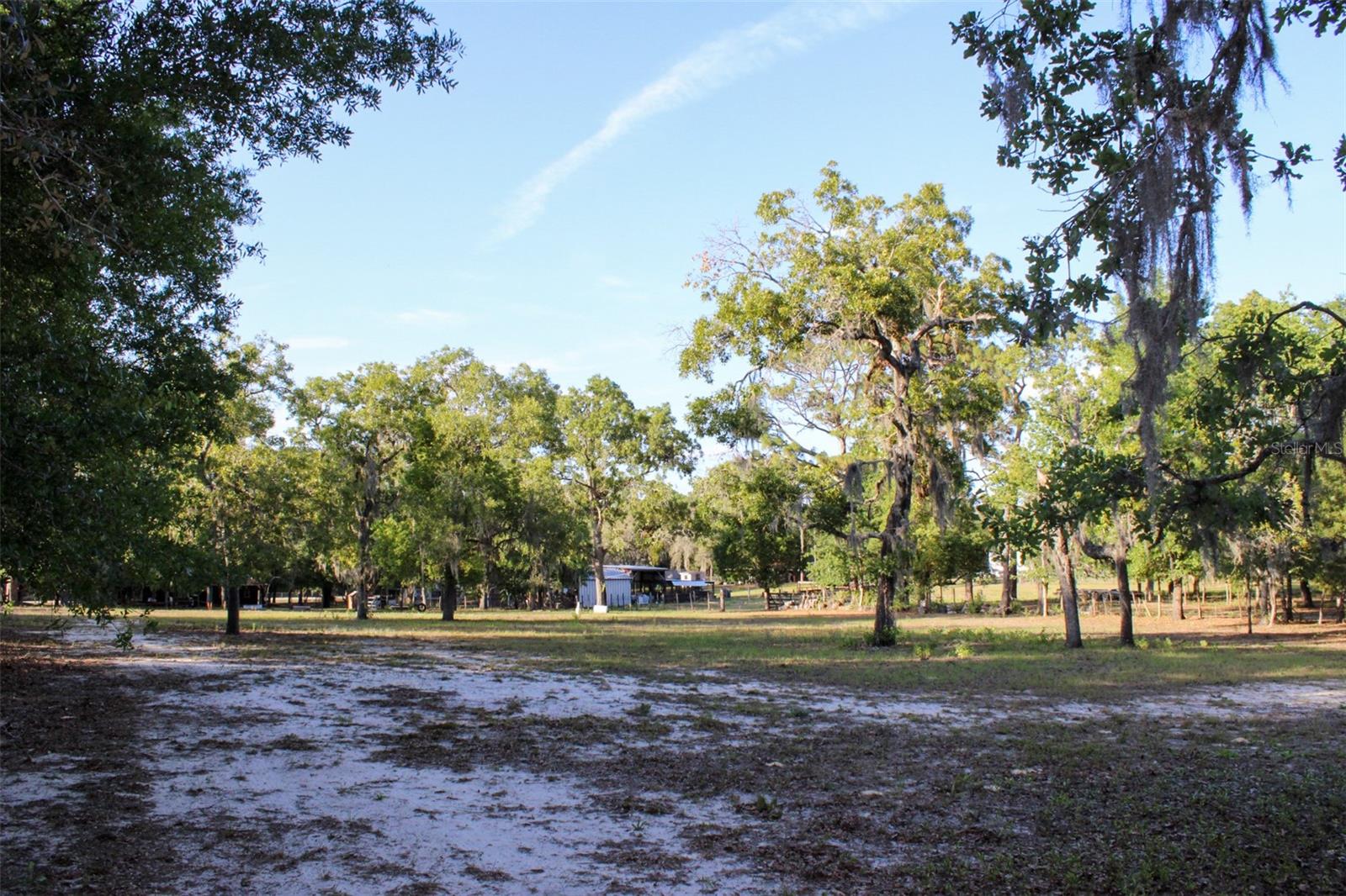 Listing photo id 65 for 16536 Caldwell Lane