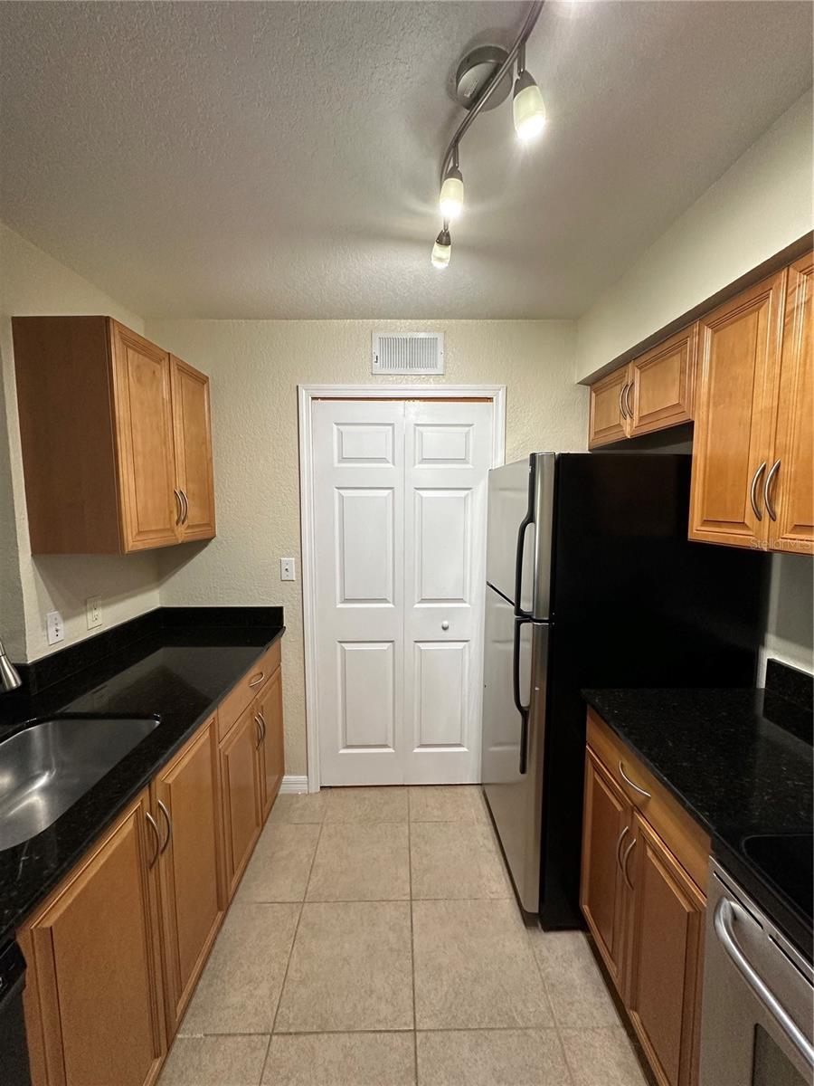 Image 13 of 42 For 3260 Haviland Court 202