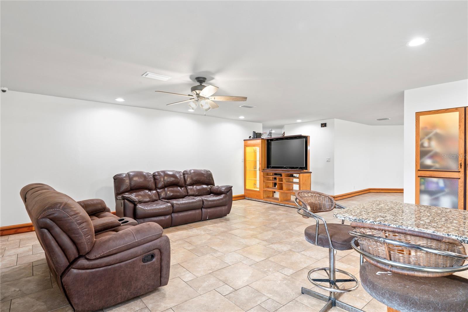 Image 15 of 62 For 39427 Comstock Lane