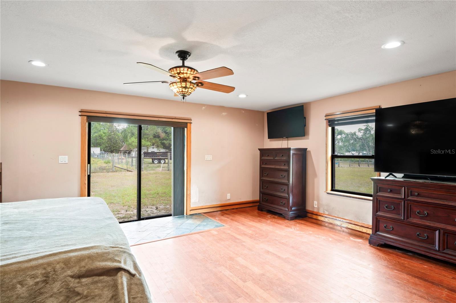 Image 17 of 62 For 39427 Comstock Lane