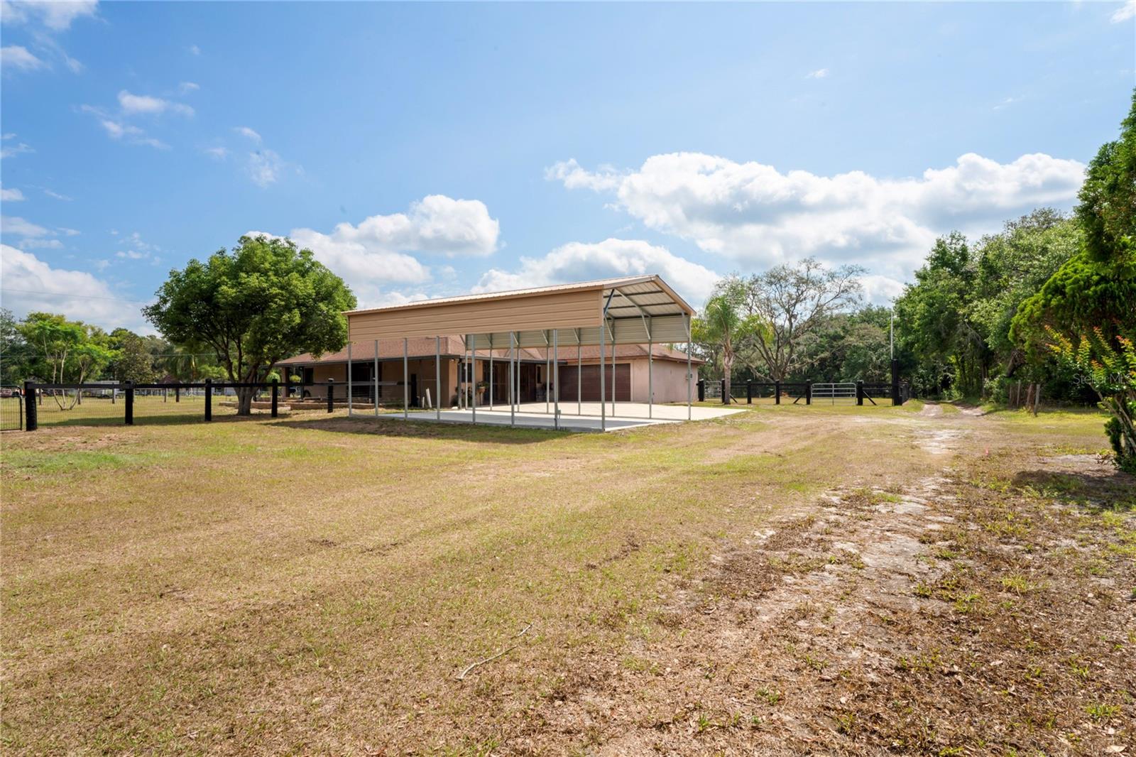 Image 43 of 62 For 39427 Comstock Lane