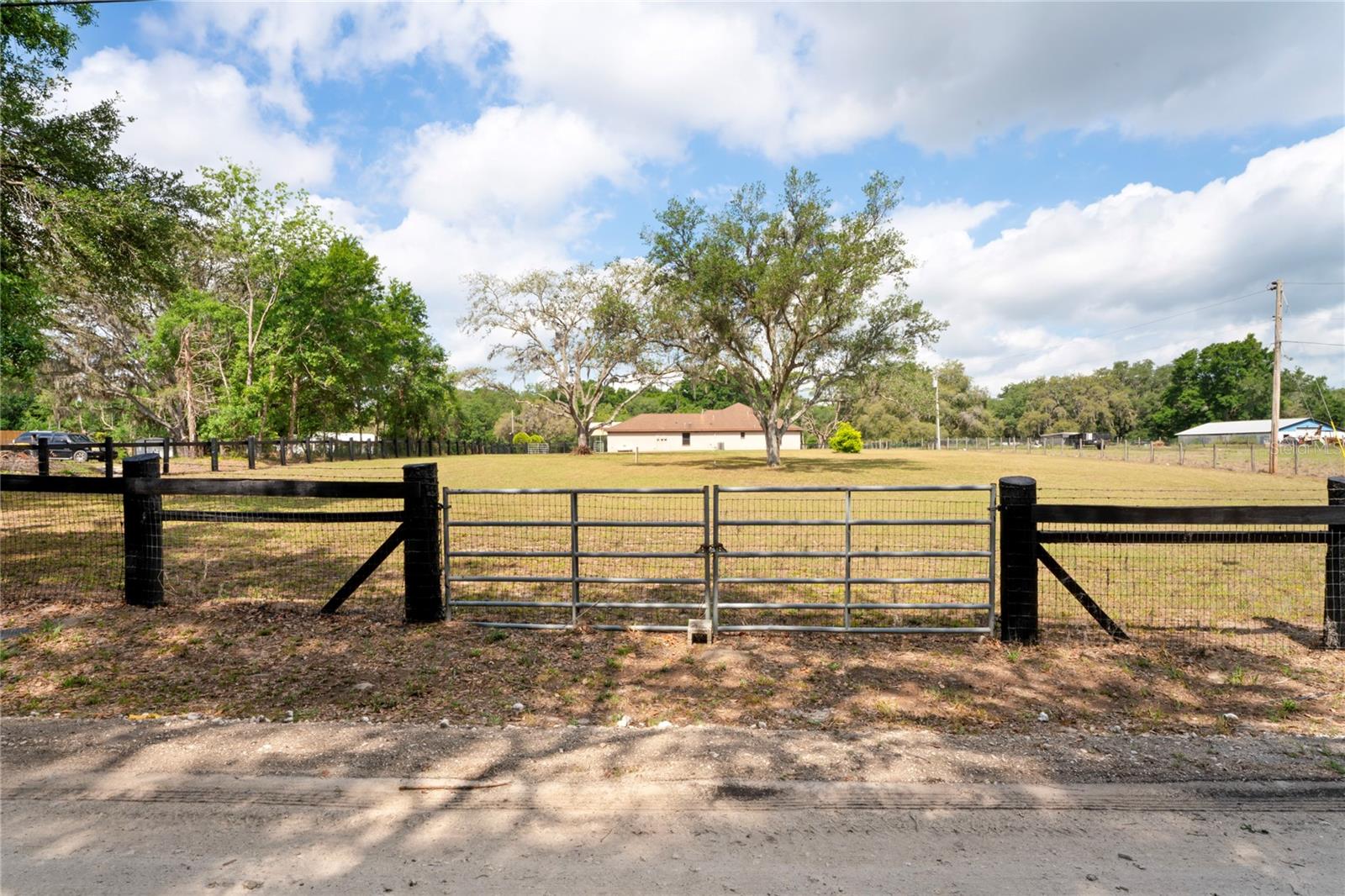 Image 46 of 62 For 39427 Comstock Lane