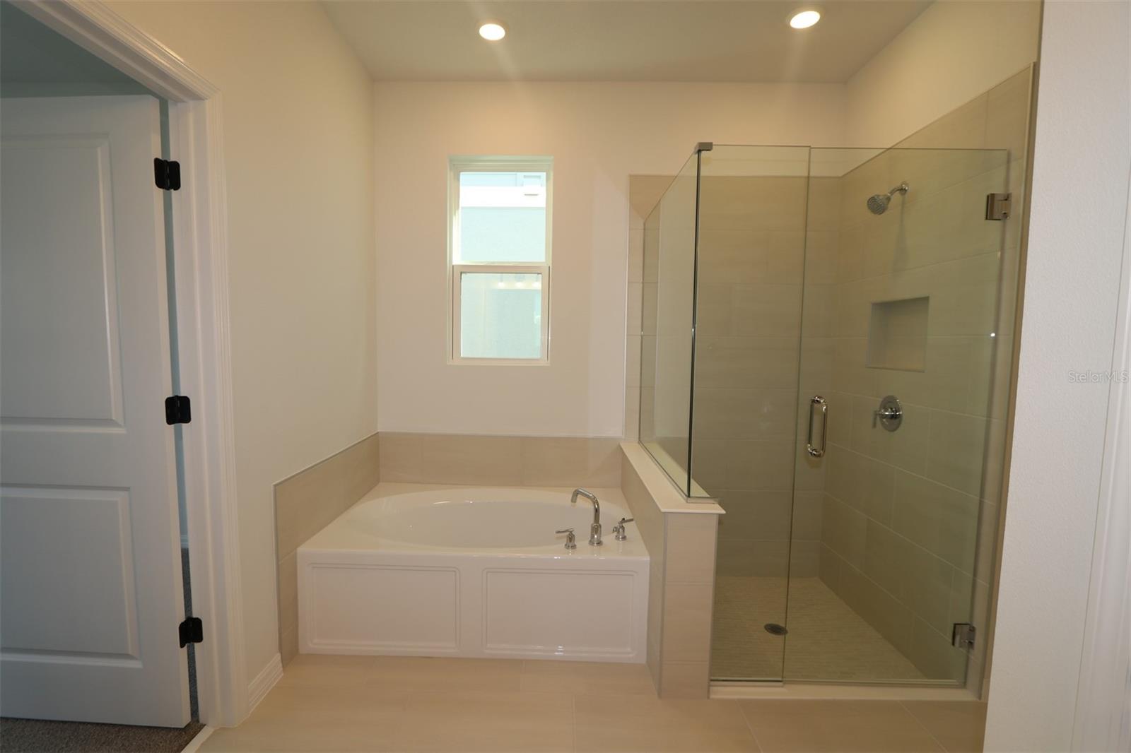 Image 16 of 17 For 6069 Sacred Oak Avenue