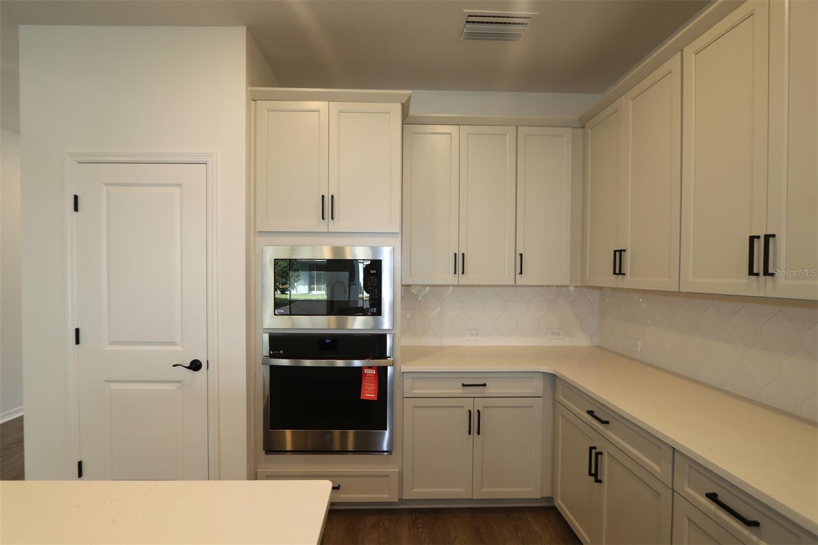 Image 9 of 17 For 6069 Sacred Oak Avenue