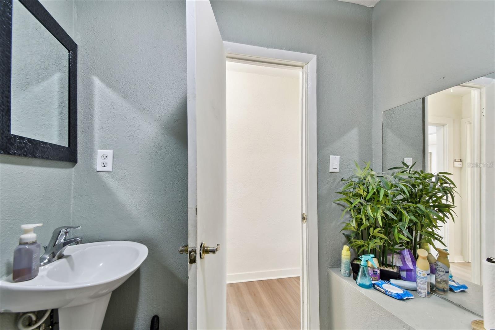 Image 12 of 79 For 246 2nd St N