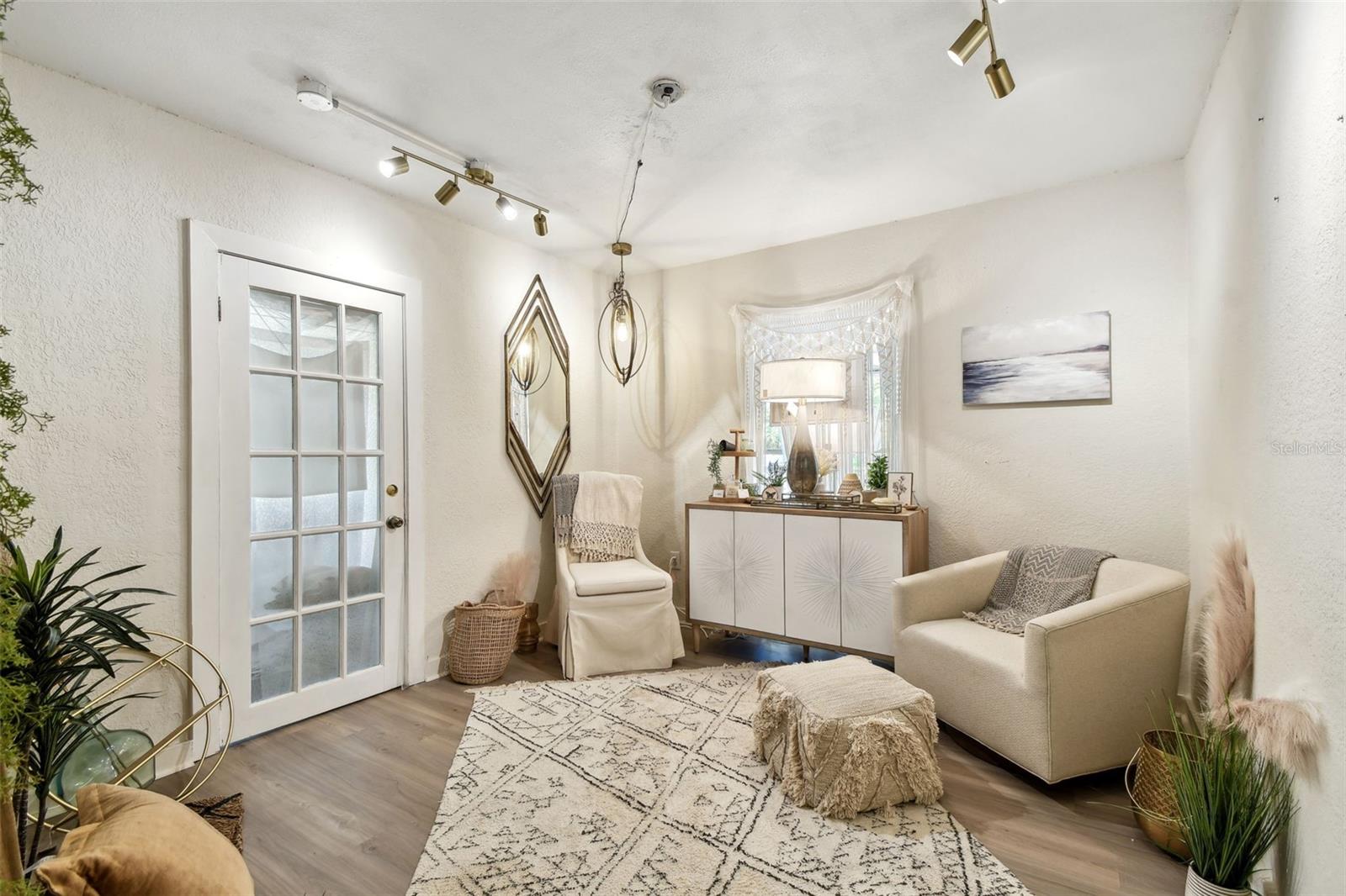 Image 40 of 79 For 246 2nd St N