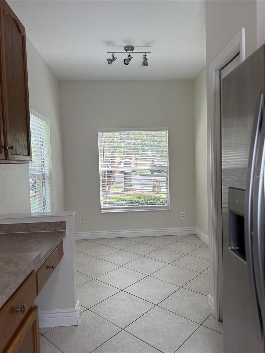 Image 11 of 35 For 20221 Vintage Oaks Place