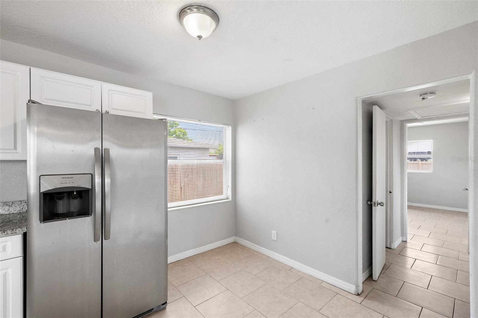 Listing photo id 2 for 2728 39th Avenue N