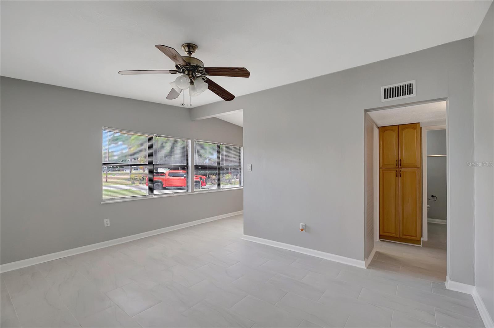 Image 11 of 38 For 6601 13th Street N