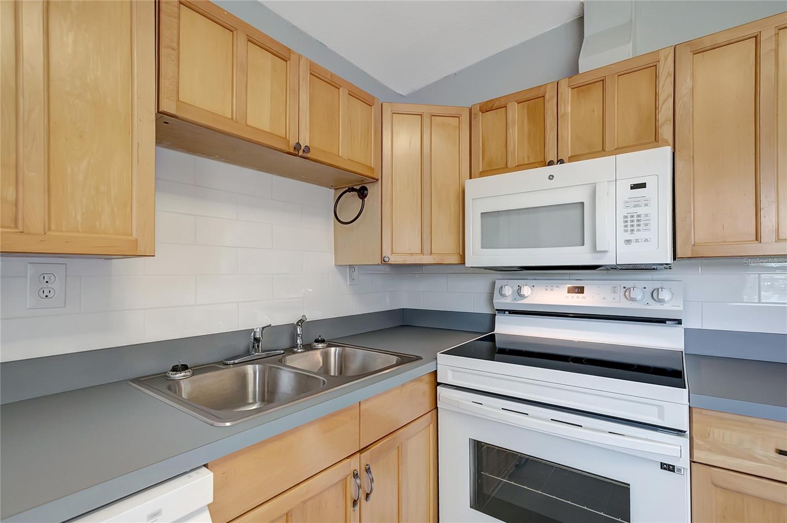 Image 15 of 38 For 6601 13th Street N