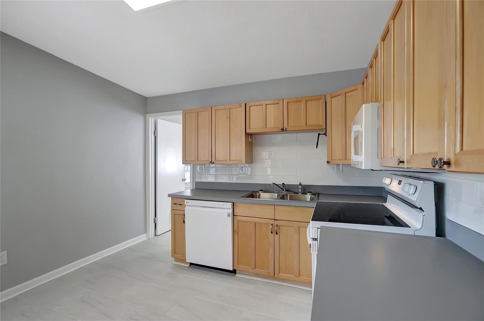 Image 17 of 38 For 6601 13th Street N