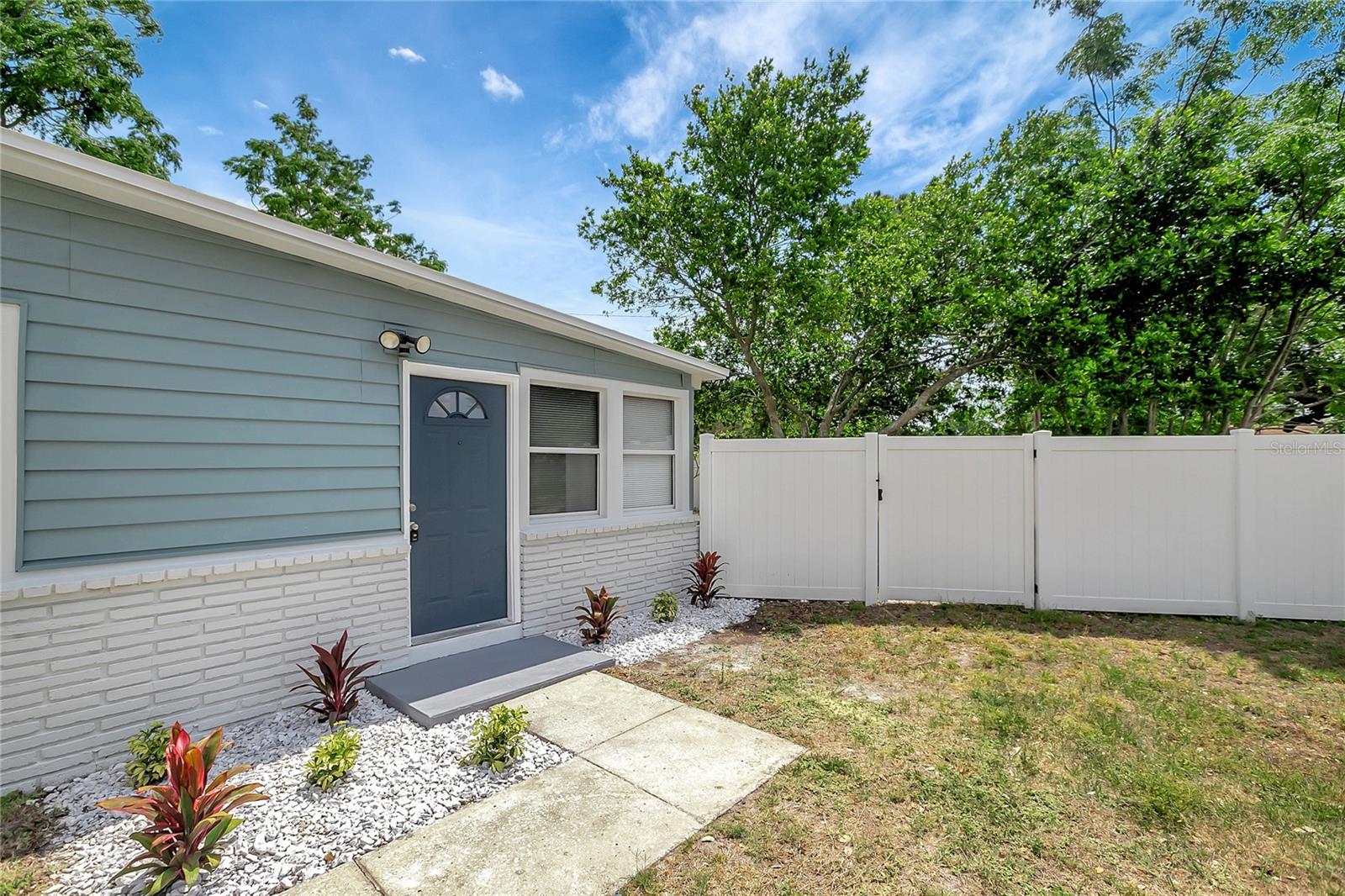 Image 4 of 38 For 6601 13th Street N