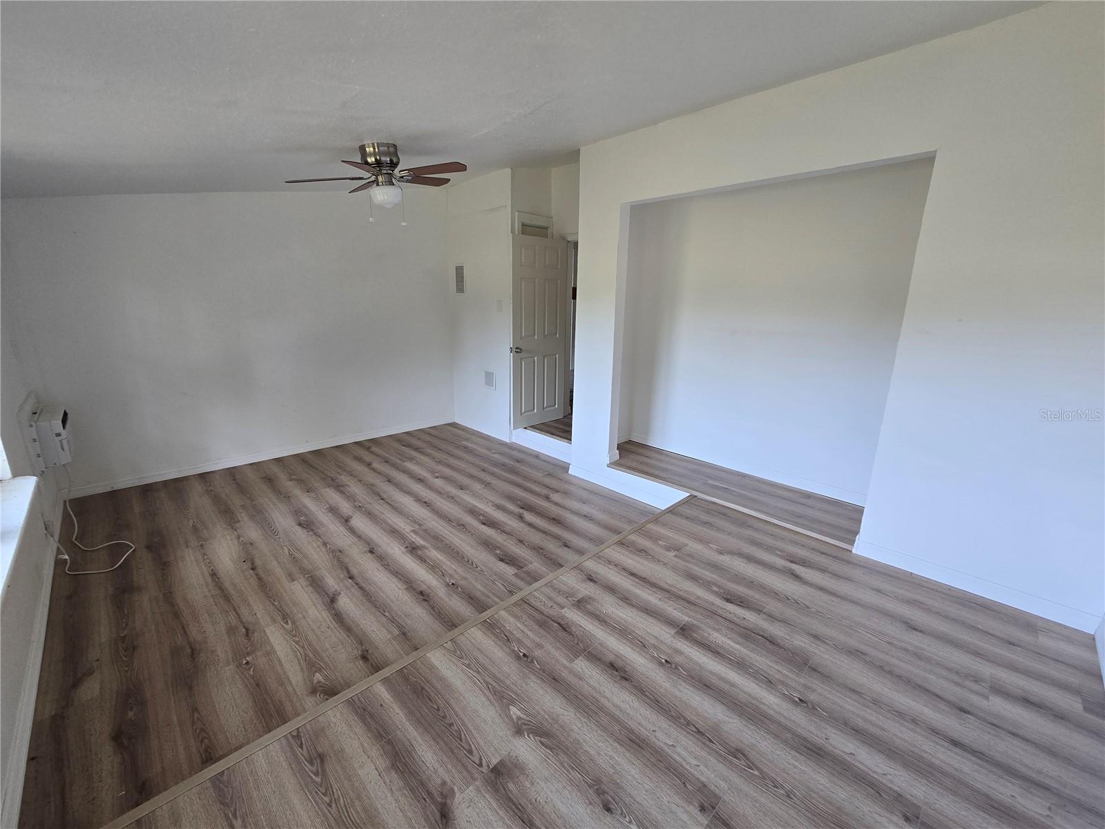 Image 15 of 15 For 9541 Round Lake Drive