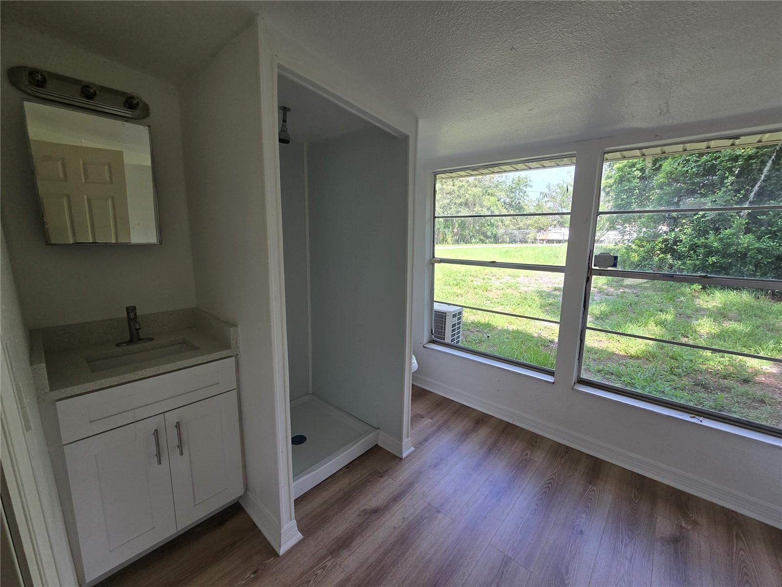 Image 16 of 18 For 9541 Round Lake Drive