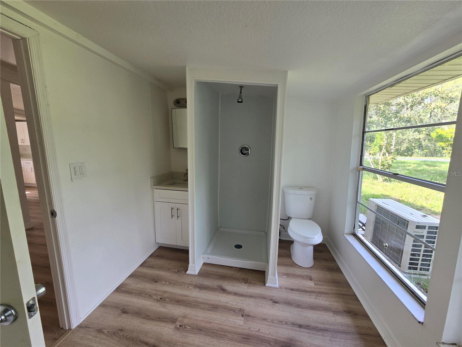 Image 17 of 18 For 9541 Round Lake Drive