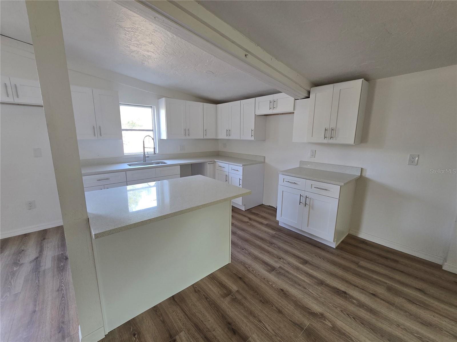 Image 2 of 15 For 9541 Round Lake Drive