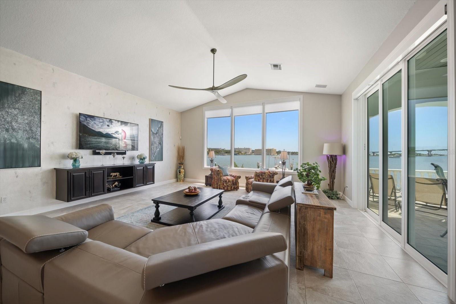 Image 14 of 54 For 14 Sunset Bay Drive