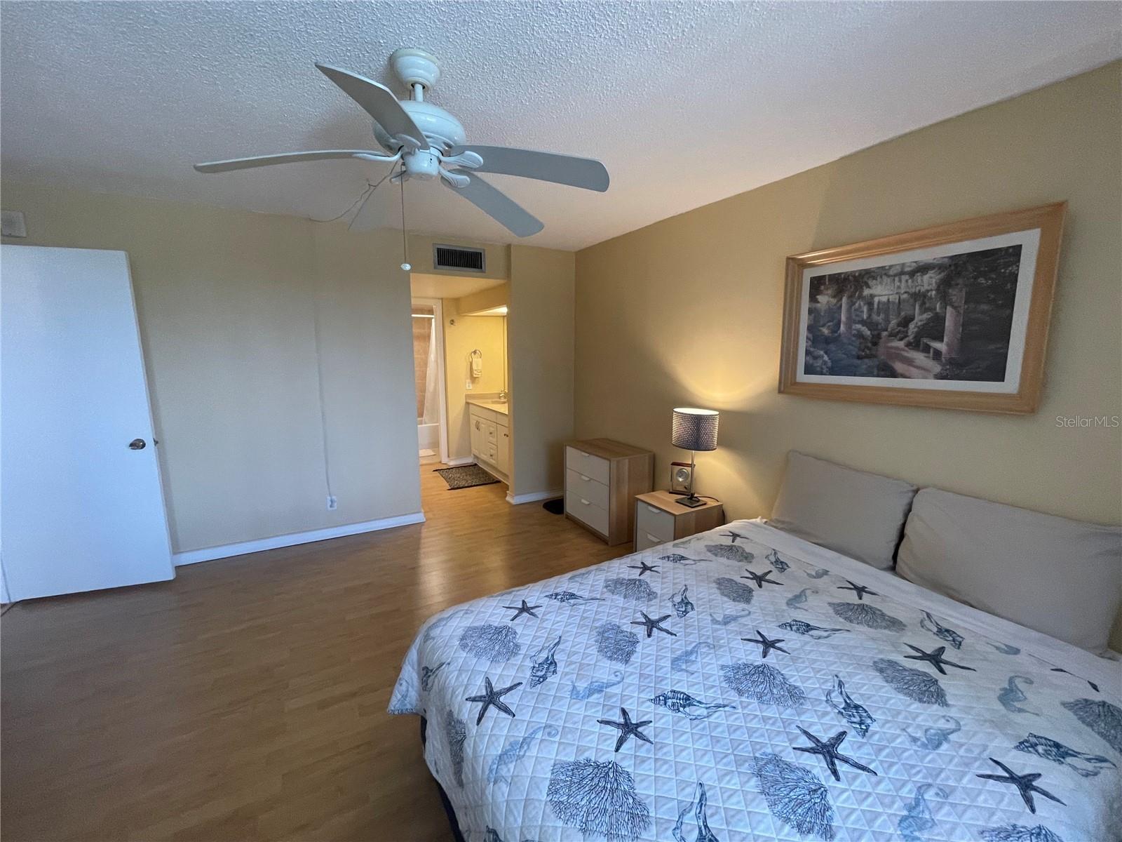 Image 19 of 32 For 2615 Cove Cay Drive 408