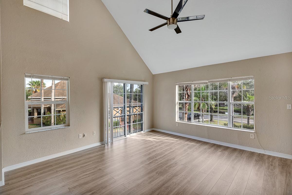 Image 10 of 35 For 9414 Lake Chase Island Way 9414