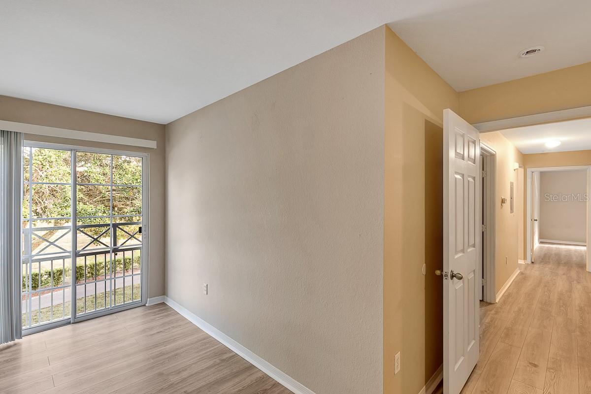 Image 24 of 35 For 9414 Lake Chase Island Way 9414