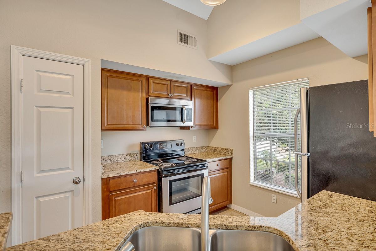 Image 7 of 35 For 9414 Lake Chase Island Way 9414