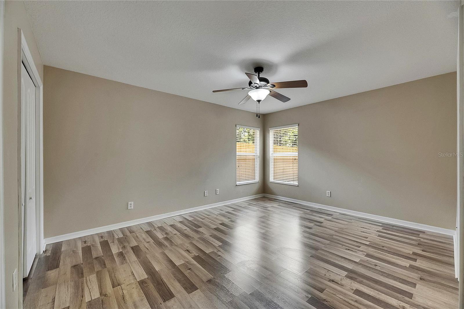Image 14 of 27 For 925 Windton Oak Drive