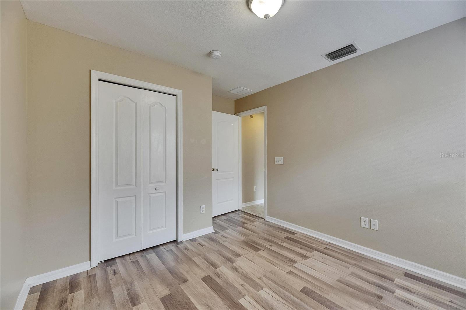 Image 23 of 27 For 925 Windton Oak Drive