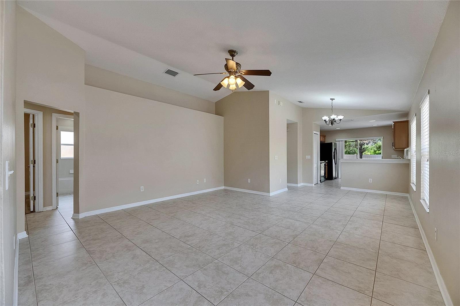 Image 3 of 27 For 925 Windton Oak Drive