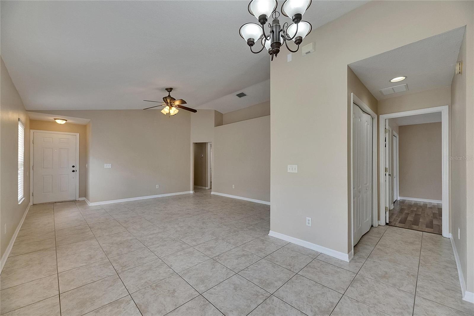 Image 6 of 27 For 925 Windton Oak Drive