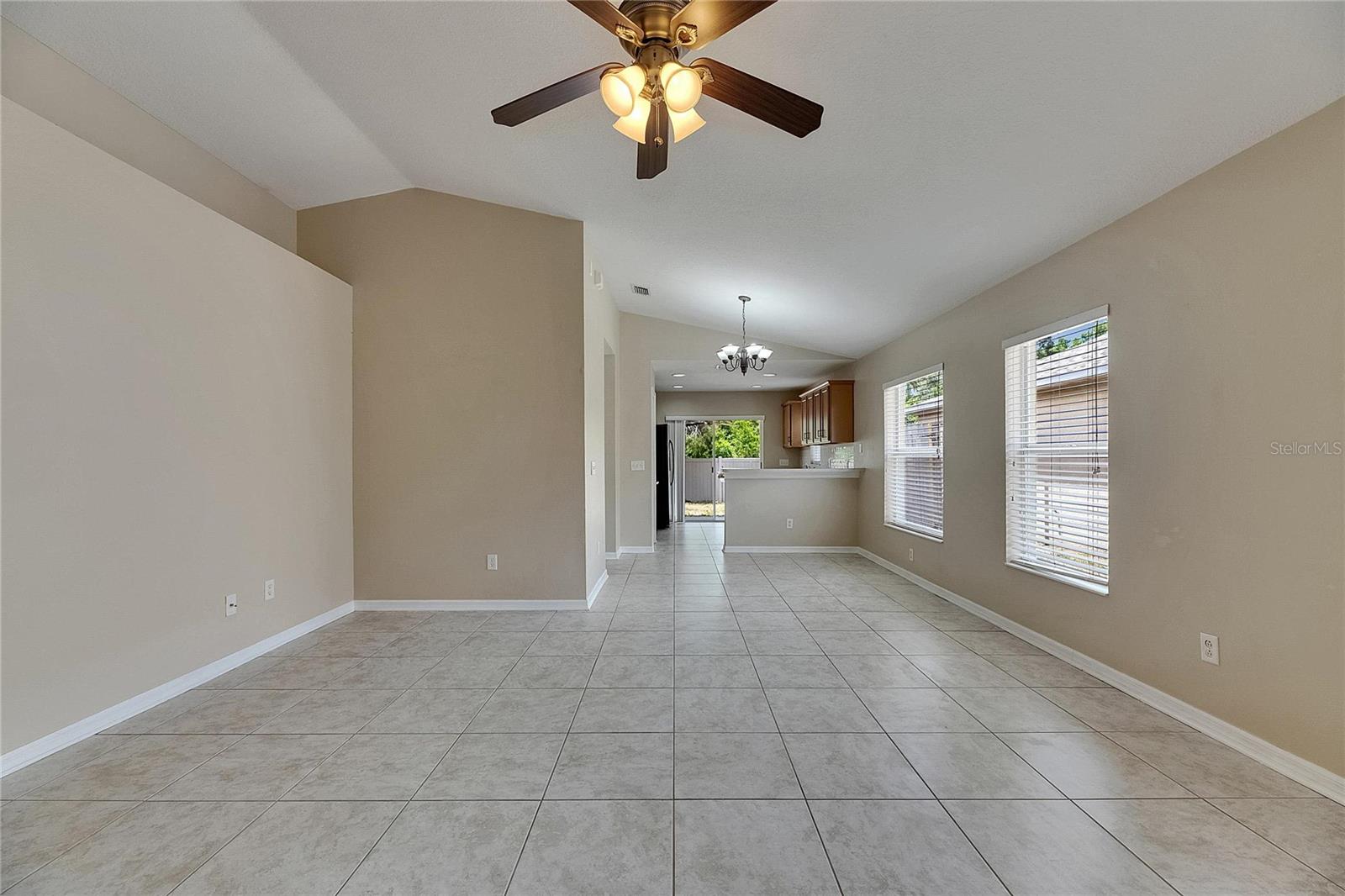 Image 7 of 27 For 925 Windton Oak Drive
