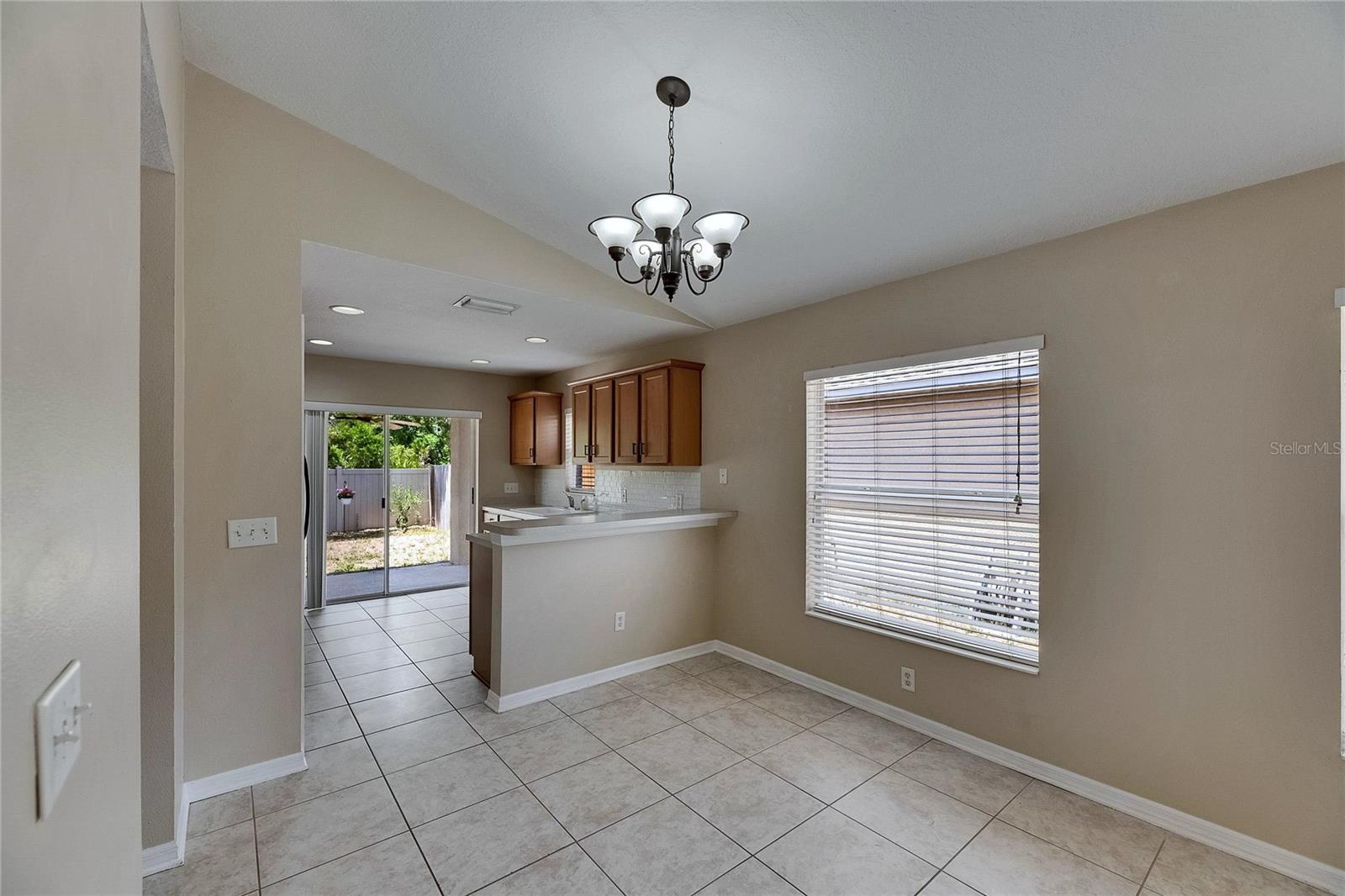 Image 8 of 27 For 925 Windton Oak Drive