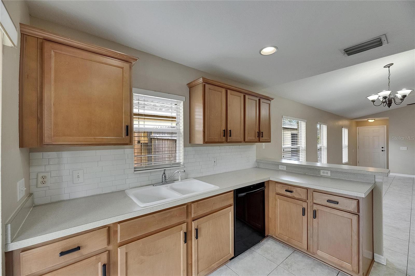 Image 9 of 27 For 925 Windton Oak Drive