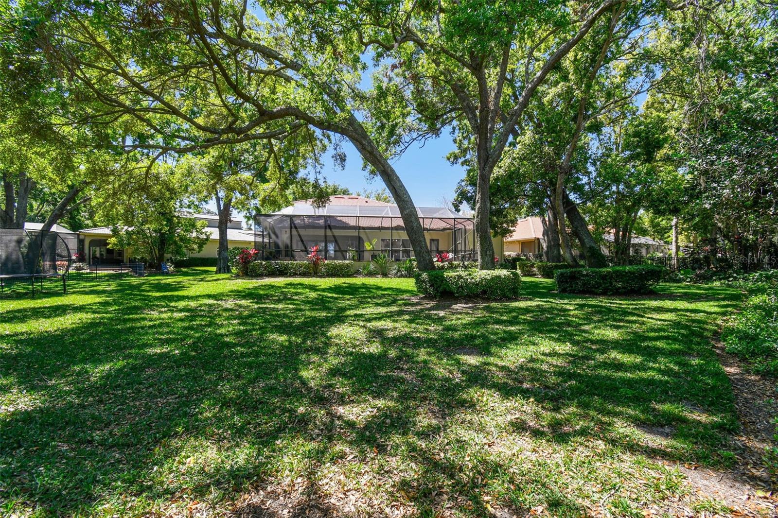 Image 10 of 71 For 1940 Floresta View Drive
