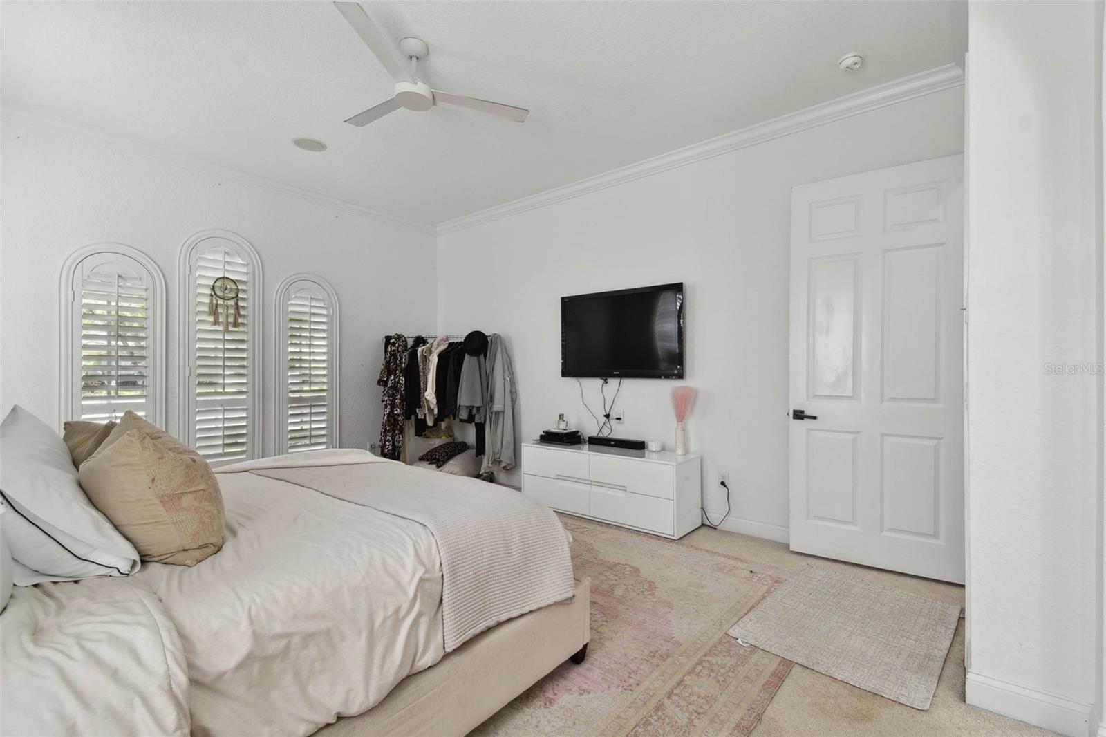 Image 33 of 71 For 1940 Floresta View Drive