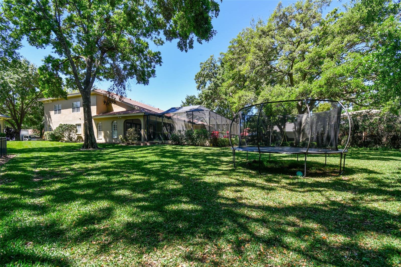 Image 63 of 71 For 1940 Floresta View Drive