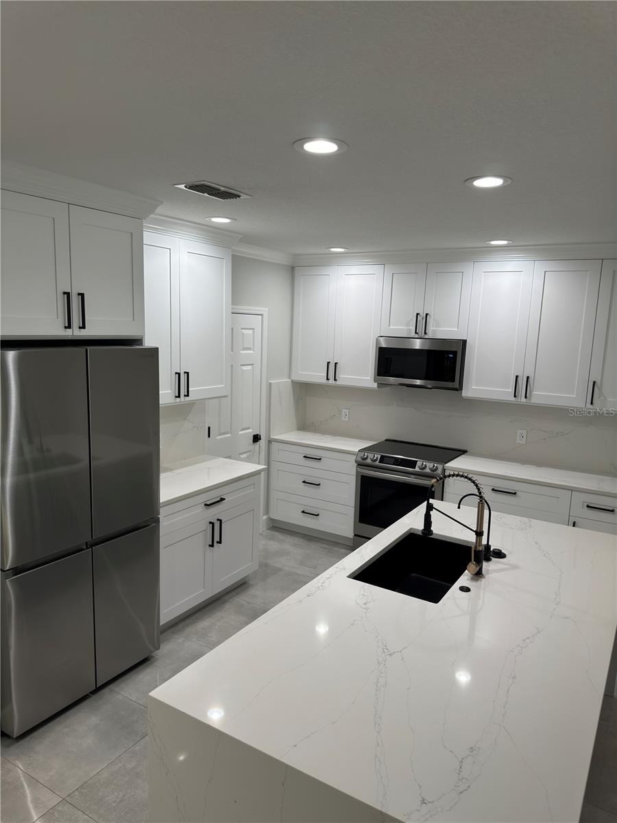 Image 4 of 22 For 13 Meridian Drive